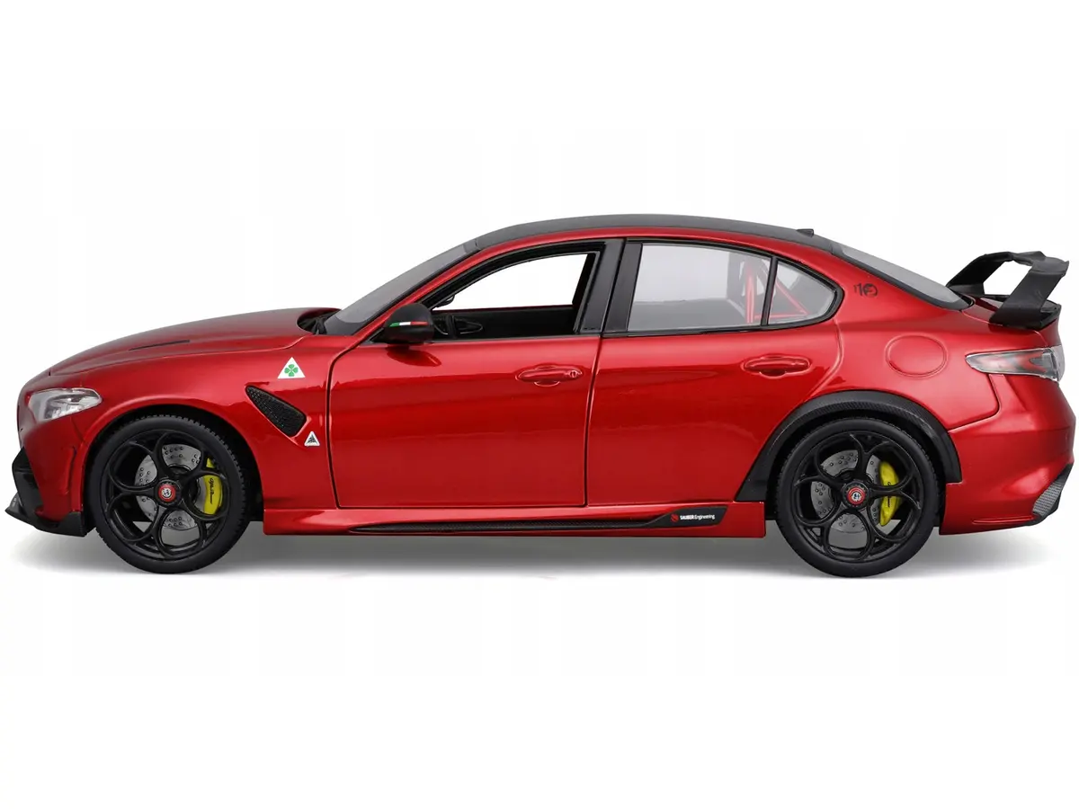 Alfa Romeo Giulia Gtam Red Metallic With Carbon Top 1/18 Diecast Model Car By Bburago 2