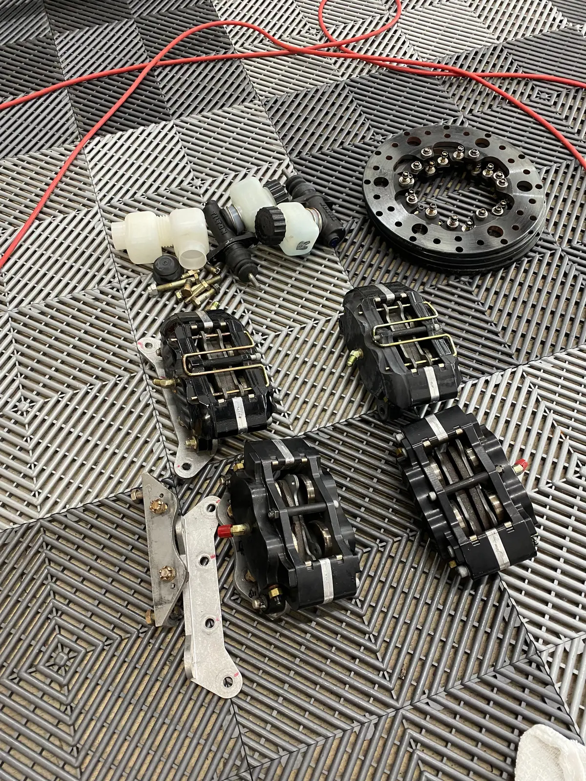 Stohr F1000 Brake Calipers And Rotors 1