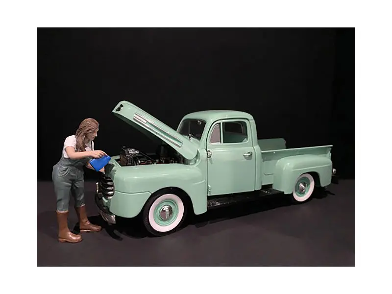 "Car Girl In Tee" Kylie Accessory Figure For 1/18 Scale Models By American Diorama 1