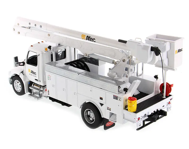 Peterbilt 536 Truck With Altec Aa55 Aerial Service Body White "Transport Series" 1/32 Diecast Model By Diecast Masters 2