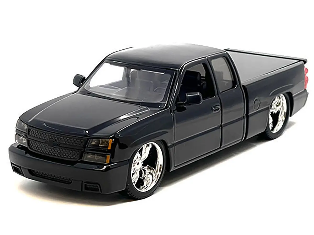 2006 Chevrolet Silverado Custom Pickup Truck Black "Die-Cast Collection" Series 1/25 Diecast Model Car By Motormax 2