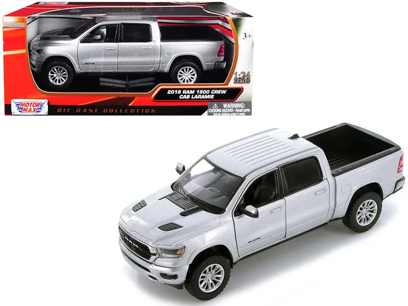 2019 Dodge Ram 1500 Crew Cab Laramie Pickup Truck Silver Metallic 1/24 Diecast Model By Motormax 1