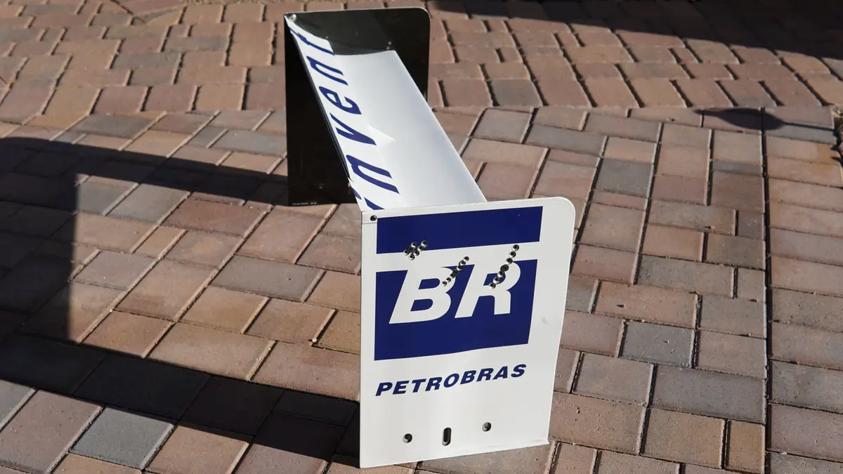 Williams Fw25 (2003) - Rear Wing 1