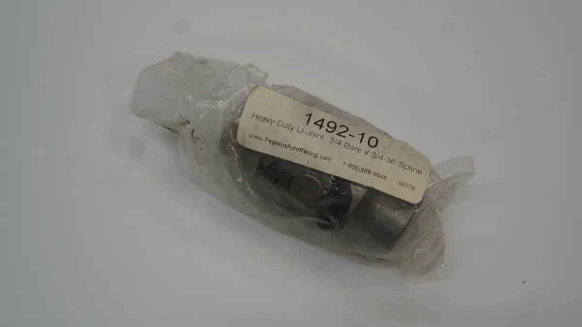 Heavy-Duty U-Joint, 3/4 Bore X 3/4-36 Spline (New) 1