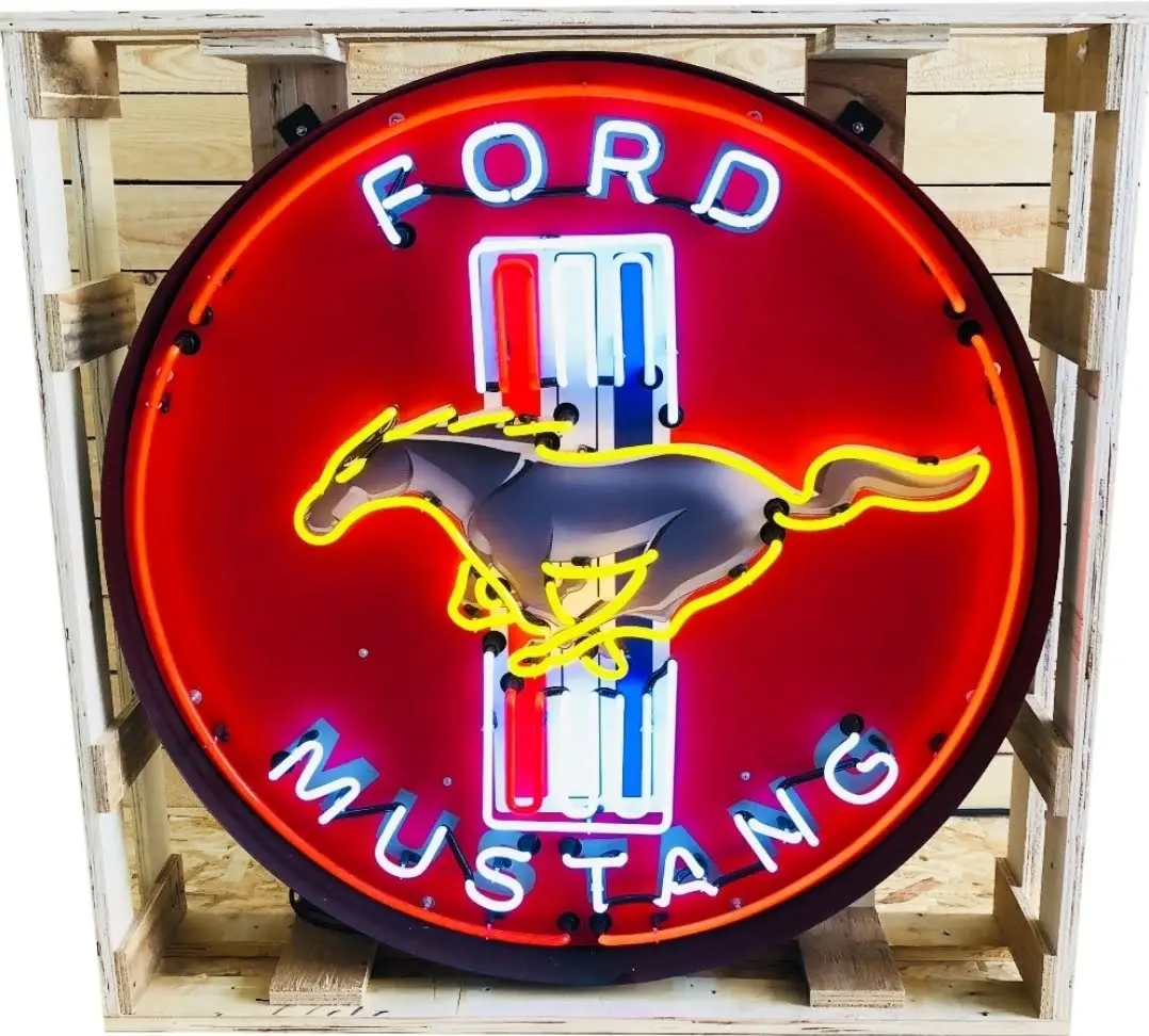 Mustang Medium Neon 1