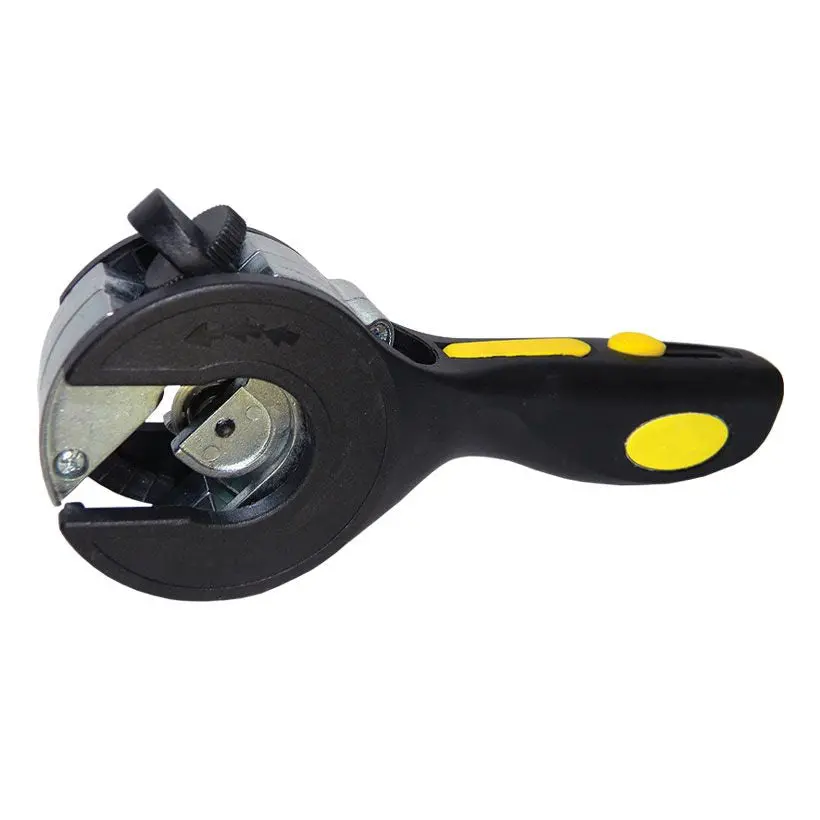 Ratcheting Metal Tube Cutter 1