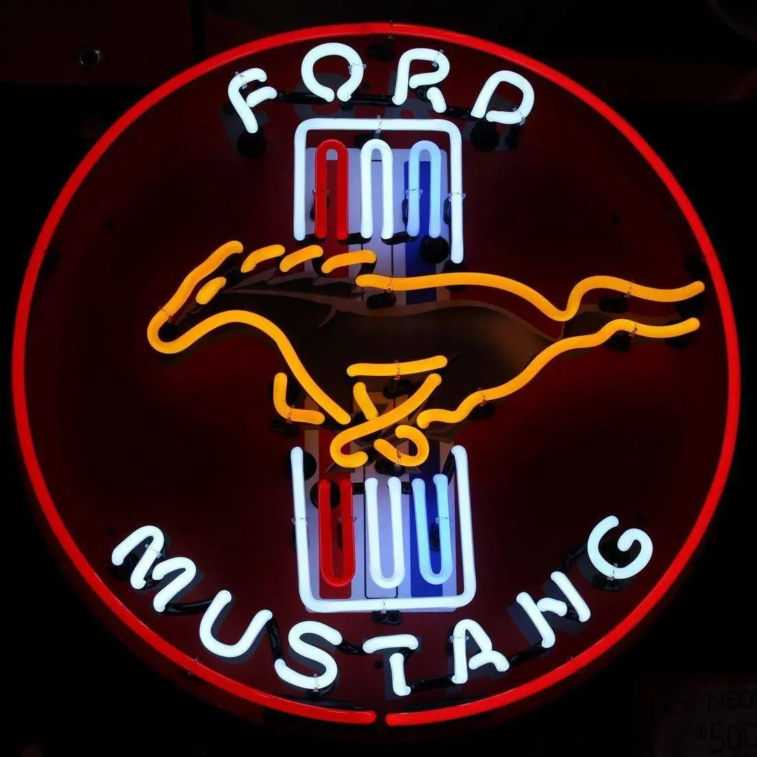Mustang Medium Neon 1