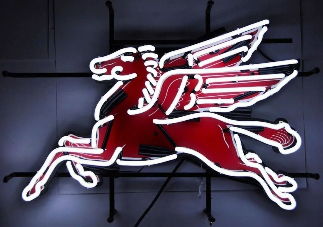 Mobil Pegasus Medium Neon 1