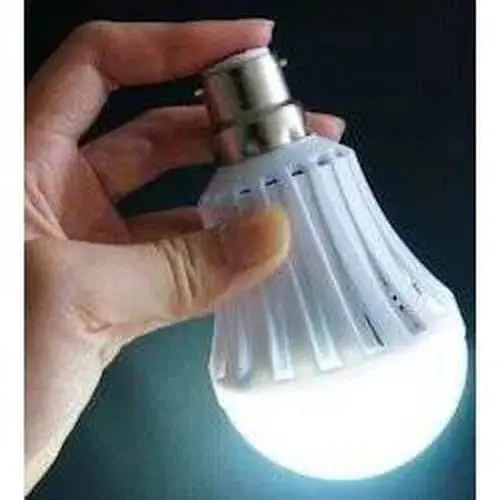 Globe A60 Led Rechargeable Emergency Flash 1